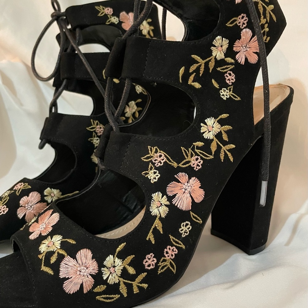 JustFab Black Floral Lace-Up Heels 5” - Picture 4 of 12